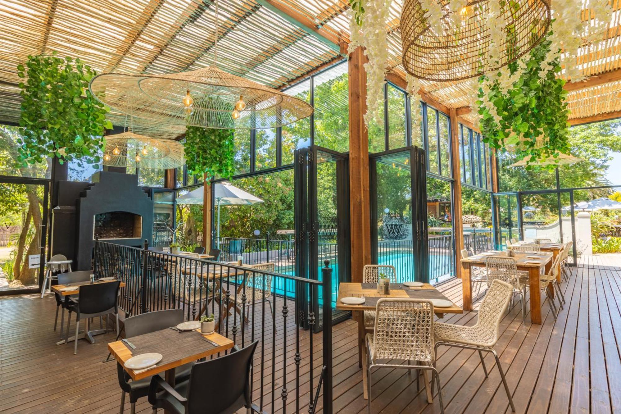 Val De Vine Hotel Stellenbosch Exterior photo